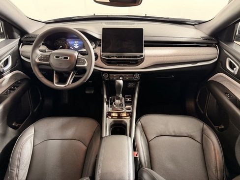 Certified 2023 Jeep Compass Latitude image 19