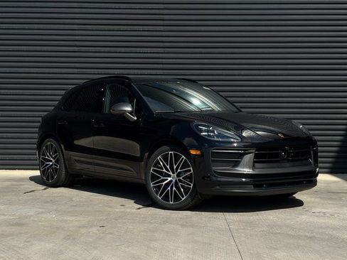 Certified 2026 Porsche Macan Turbo image 9