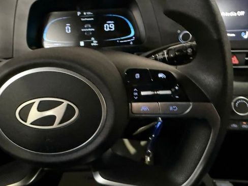 New 2025 Hyundai Elantra SE image 17