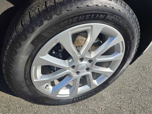 Used 2024 Land Rover Range Rover Sport SE image 9