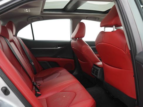 Used 2019 Toyota Camry XSE FWD image 12