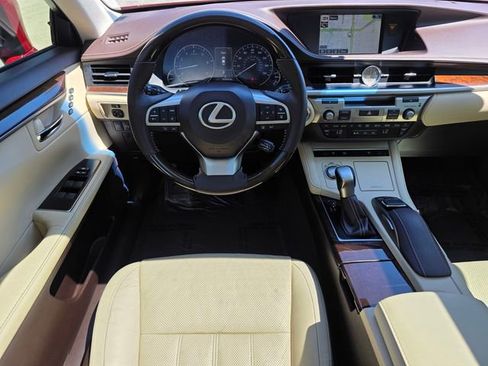 Used 2016 Lexus ES 350 w/ Luxury Package w/Wood Trim image 20