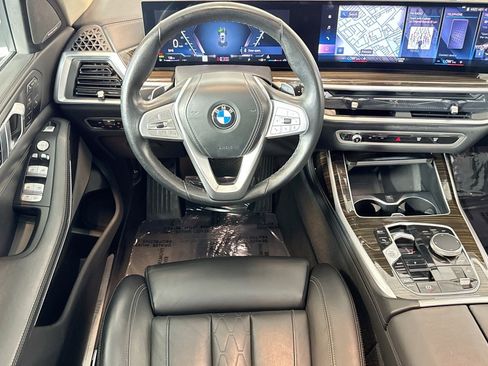 Used 2023 BMW X7 xDrive40i image 21