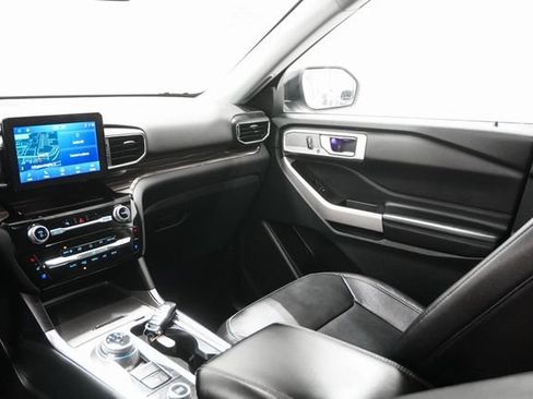 Used 2024 Ford Explorer Limited AWD/4WD image 11