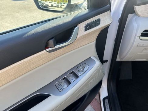 Used 2025 Hyundai Palisade Limited image 13