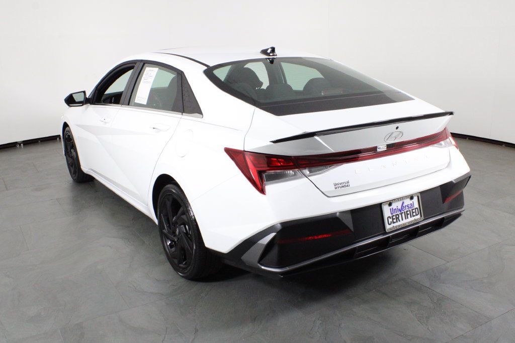Certified 2026 Hyundai Elantra SEL Sport Premium w/ Cargo Package FWD image 16