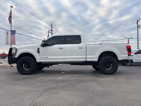 Used 2021 Ford F250 Platinum w/ FX4 Off-Road Package AWD/4WD image 3
