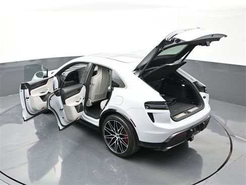 New 2025 Porsche Macan Turbo Electric image 34