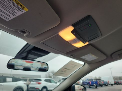 Used 2025 Nissan Altima 2.5 SV image 30