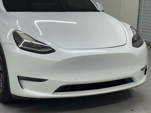 Used 2022 Tesla Model Y Long Range image 41