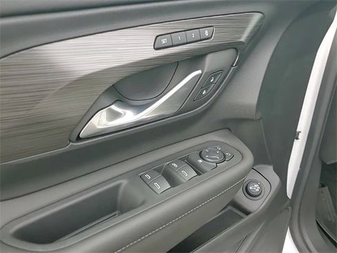 Certified 2022 GMC Terrain SLT w/ LPO, Floor Liner Package image 13