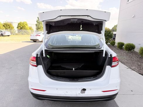 Used 2019 Ford Fusion SE FWD image 37