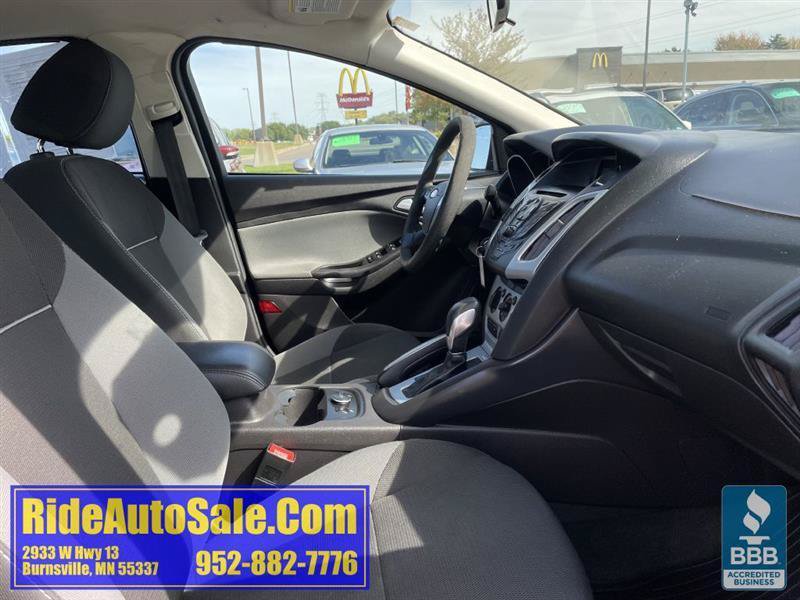Used 2014 Ford Focus SE w/ SE Winter Package FWD image 14
