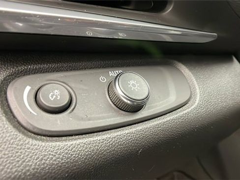 Certified 2024 Buick Envista Preferred w/ Convenience I Package image 12