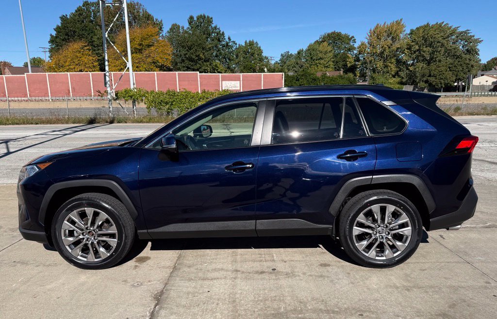 Used 2021 Toyota RAV4 XLE Premium AWD/4WD image 11
