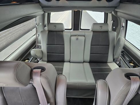 Used 2019 GMC Savana 2500 Explorer Limited SE w/ Enhanced Convenience Package image 30