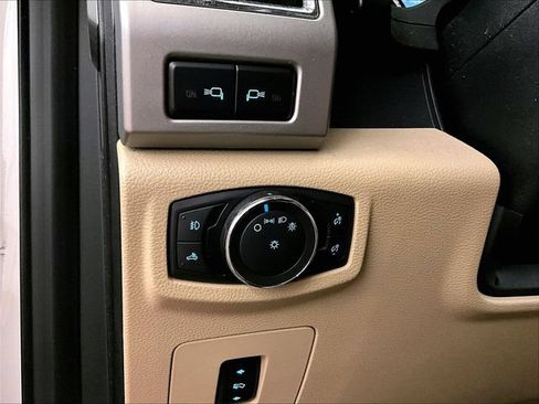 Used 2015 Ford F150 Lariat w/ Equipment Group 502A Luxury AWD/4WD image 30