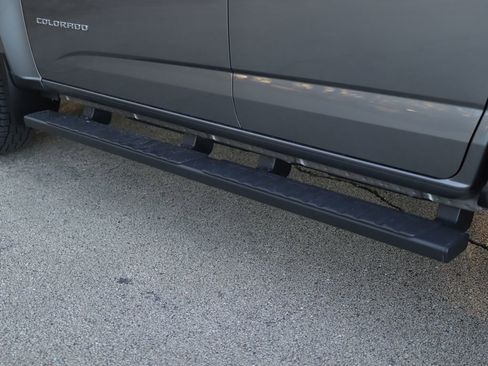 Used 2021 Chevrolet Colorado Z71 RWD image 39