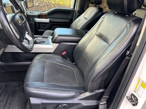 Used 2015 Ford F150 Lariat image 9