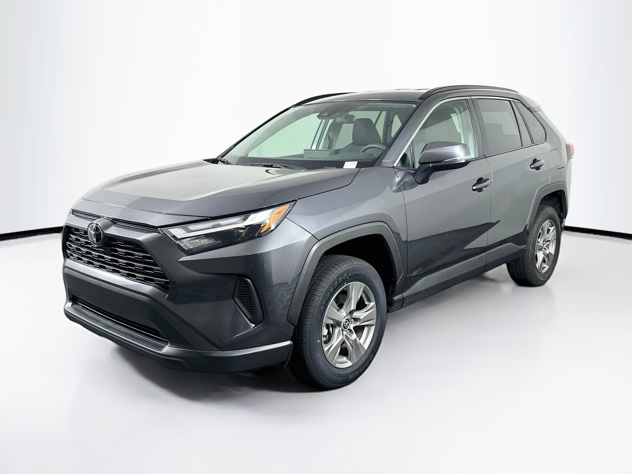 Used 2025 Toyota RAV4 XLE FWD image 3