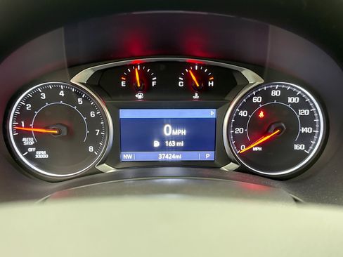 Used 2024 GMC Terrain AT4 w/ Tech Package AWD/4WD image 13