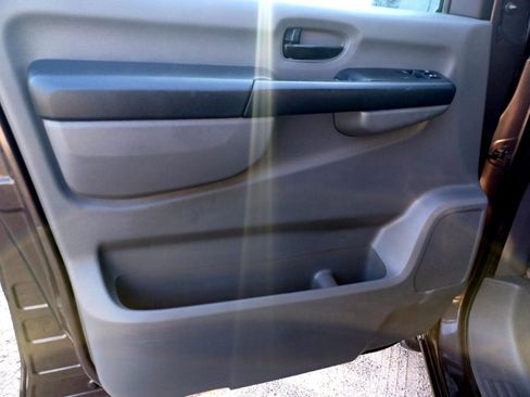 Used 2012 Nissan NV 3500 SL w/ Technology Pkg image 19