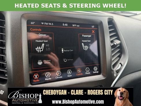 Used 2022 Jeep Cherokee Trailhawk w/ Comfort/Convenience Group AWD/4WD image 12