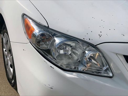 Used 2011 Toyota Corolla LE image 31