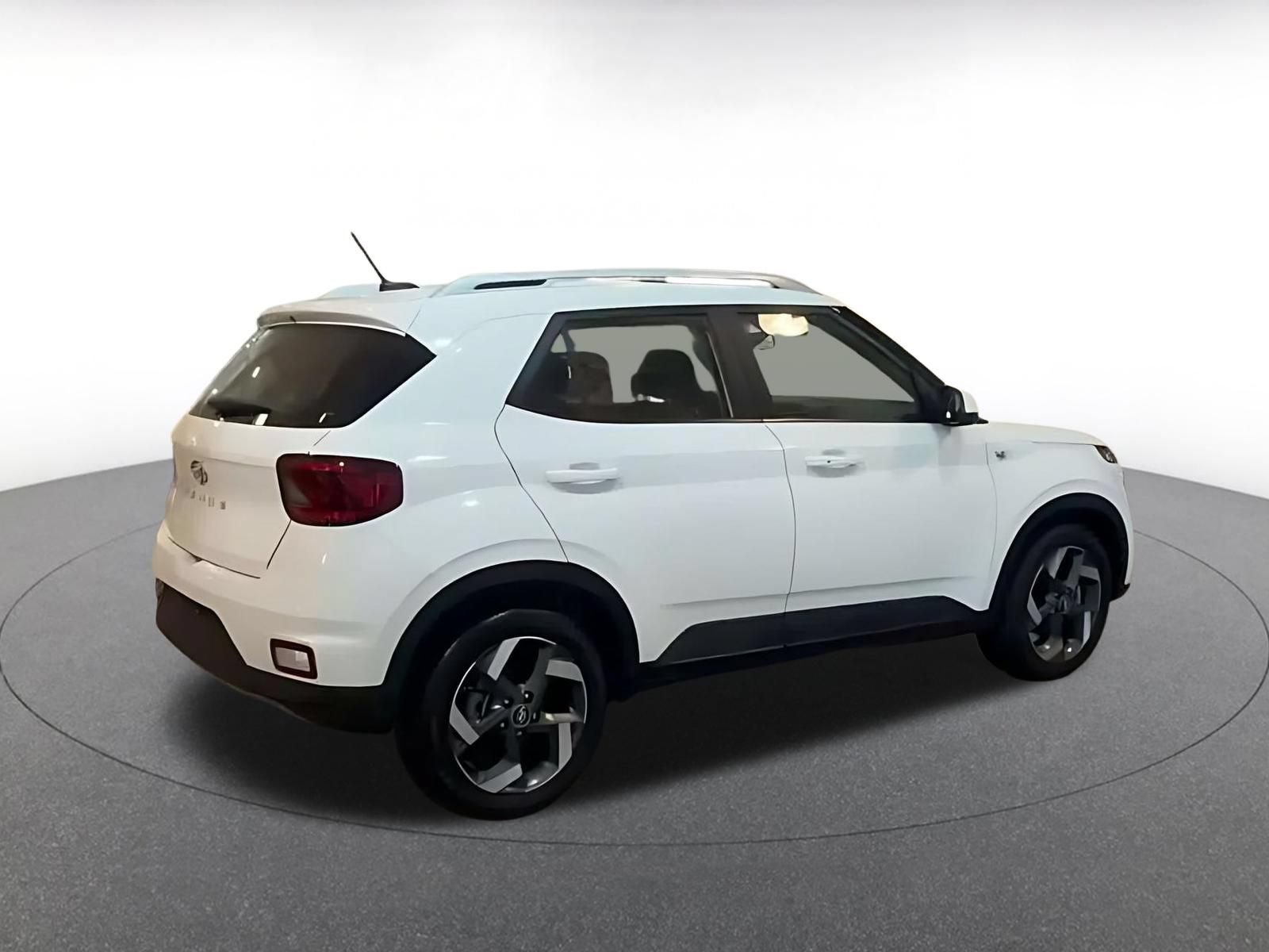 Used 2026 Hyundai Venue SEL FWD image 13