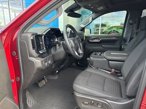 Used 2024 Chevrolet Silverado 1500 RST AWD/4WD image 18