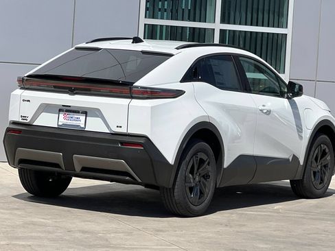 New 2026 Toyota C-HR AWD/4WD image 4