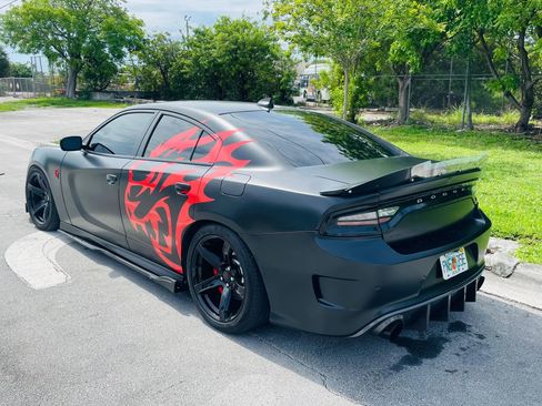 Used 2019 Dodge Charger SRT Hellcat w/ Harman/Kardon Audio Group RWD image 3