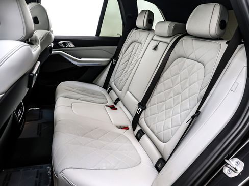 Used 2023 BMW X5 xDrive45e w/ Climate Comfort Package image 9