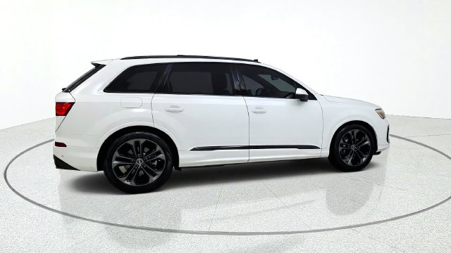 Used 2026 Audi Q7 3.0T Premium Plus w/ Premium Plus Package AWD/4WD image 9