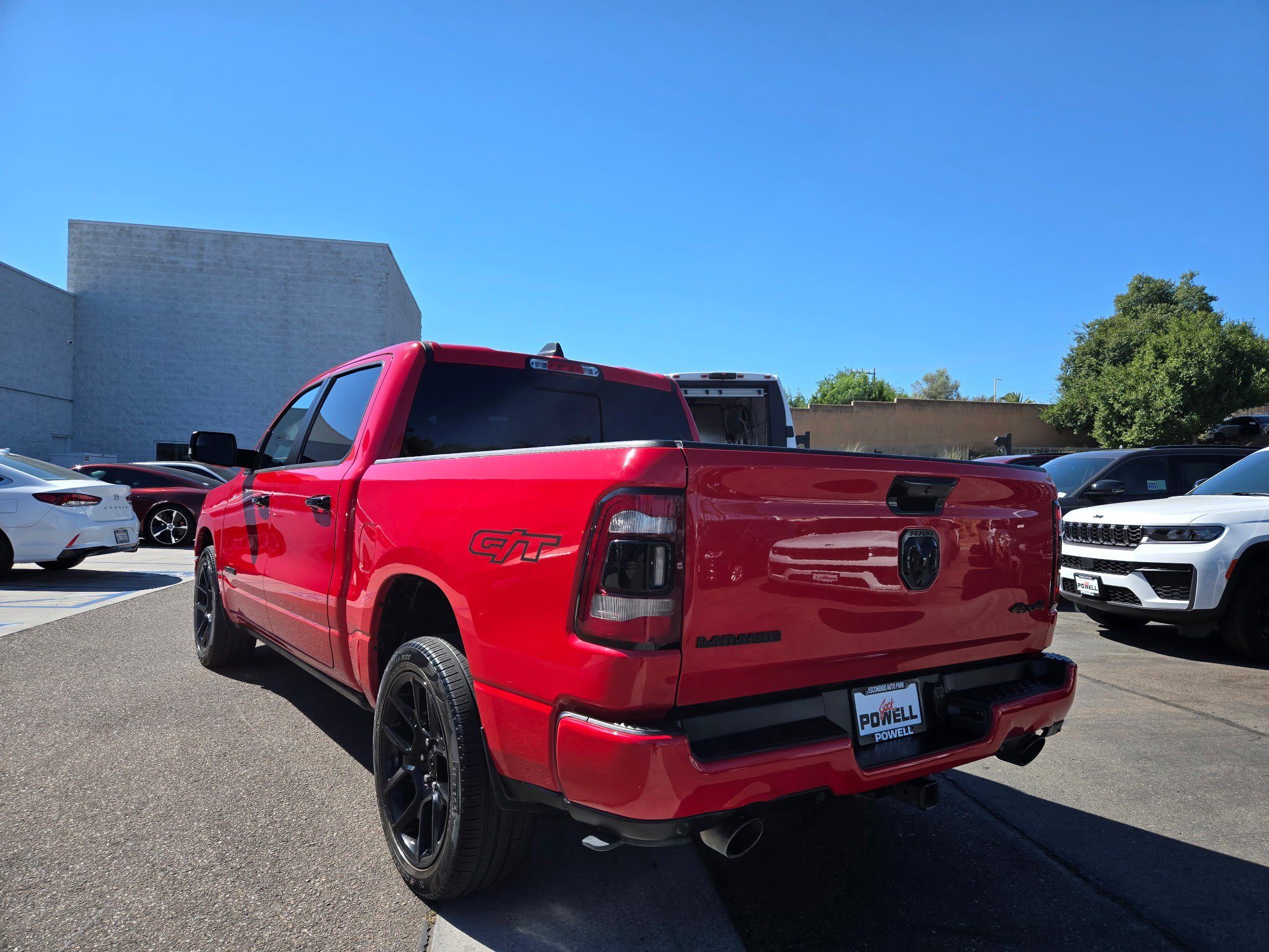 Used 2023 RAM 1500 Laramie AWD/4WD image 3