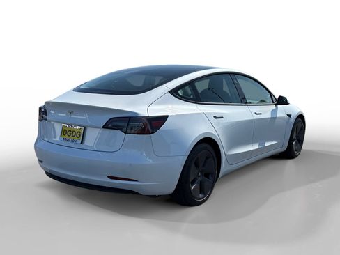 Used 2021 Tesla Model 3 Standard Range Plus RWD image 5