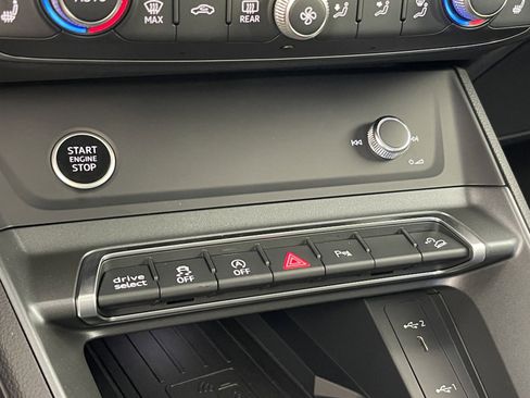 New 2025 Audi Q3 2.0T Premium image 33