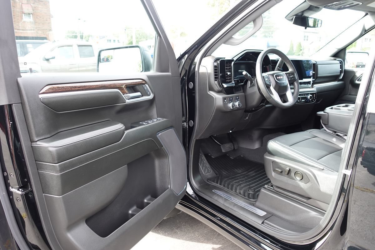 Used 2024 GMC Sierra 1500 Elevation AWD/4WD image 14