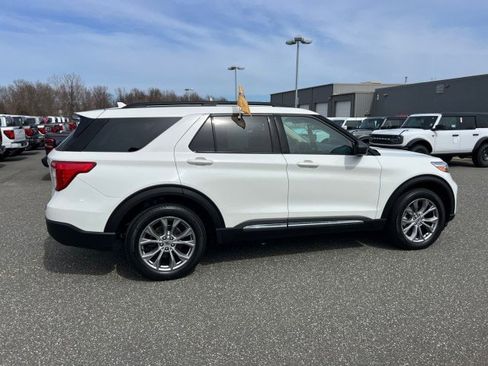Certified 2023 Ford Explorer XLT w/ Equipment Group 202A AWD/4WD image 6
