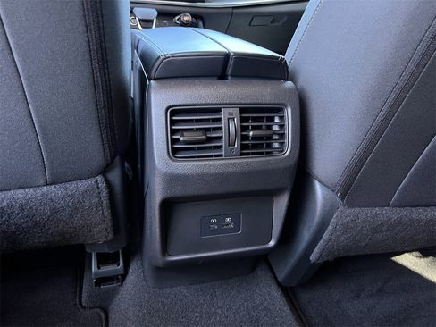 Certified 2023 Nissan Rogue SV image 24