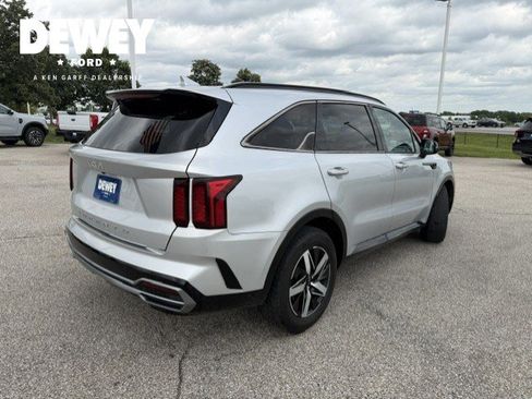 Used 2022 Kia Sorento EX w/ Panoramic Sunroof Package FWD image 8