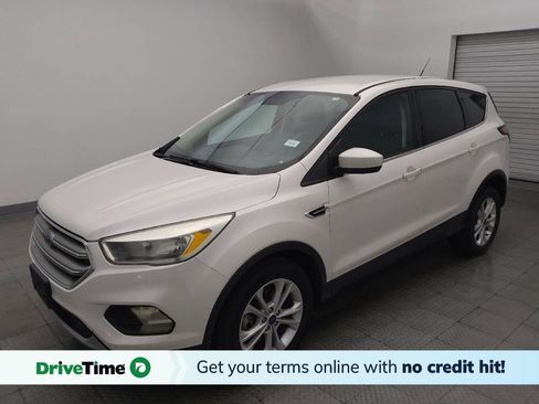 Used 2017 Ford Escape SE FWD image 1
