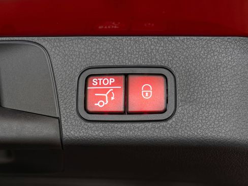 Certified 2026 Mercedes-Benz GLB 250 4MATIC image 35