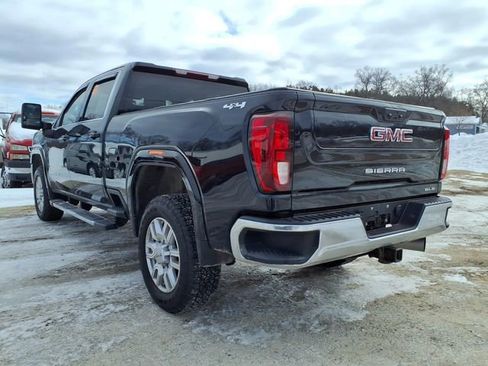 Used 2023 GMC Sierra 2500 SLE w/ SLE Value Package; image 4