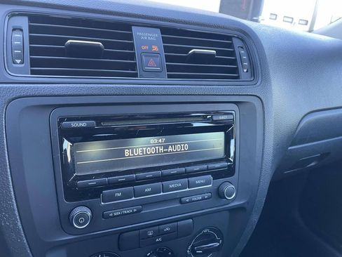 Used 2015 Volkswagen Jetta S image 36