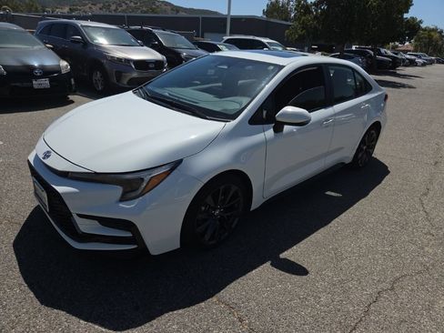 Used 2024 Toyota Corolla SE w/ SE Premium Package FWD image 1
