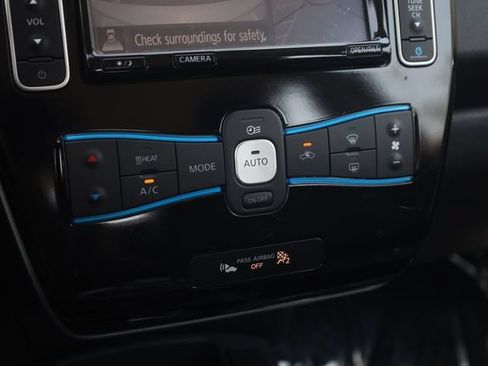 Used 2015 Nissan Leaf SL w/ Premium Package FWD image 20