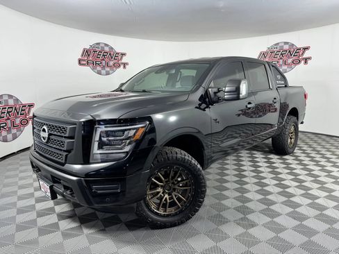Used 2024 Nissan Titan SV w/ SV Convenience Package AWD/4WD image 1