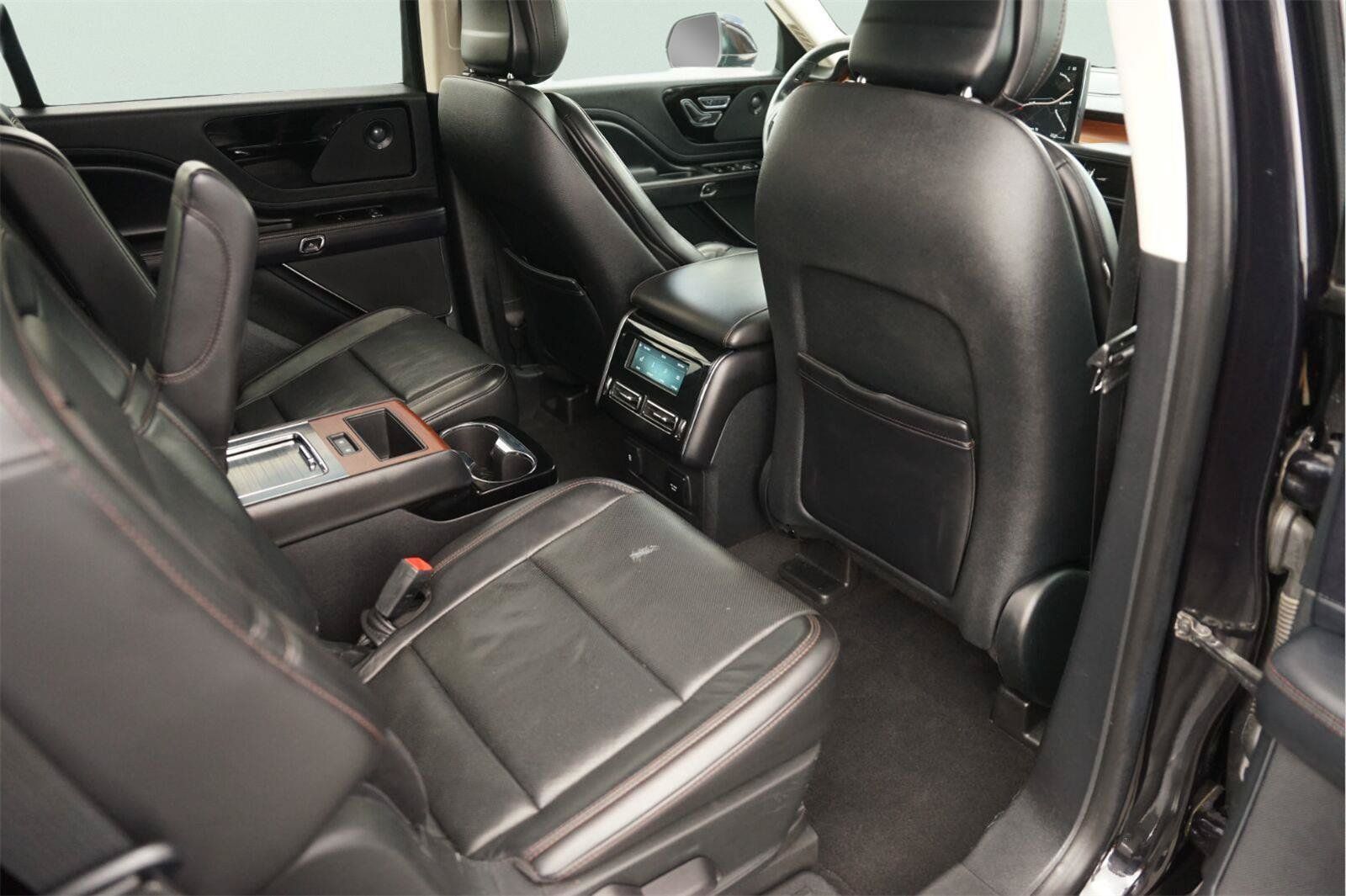 Used 2020 Lincoln Aviator Reserve w/ Equipment Group 201A RWD image 17