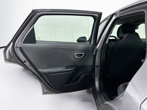 Used 2025 Kia K4 FWD image 25